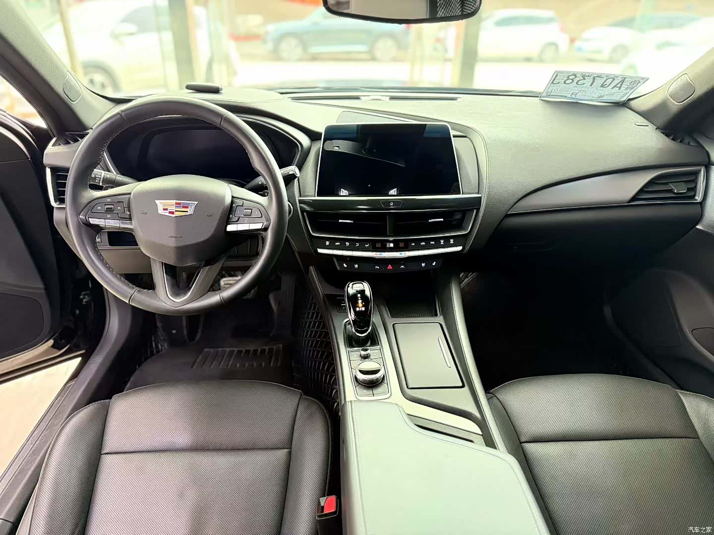 Cadillac CT5, 2023 все фото