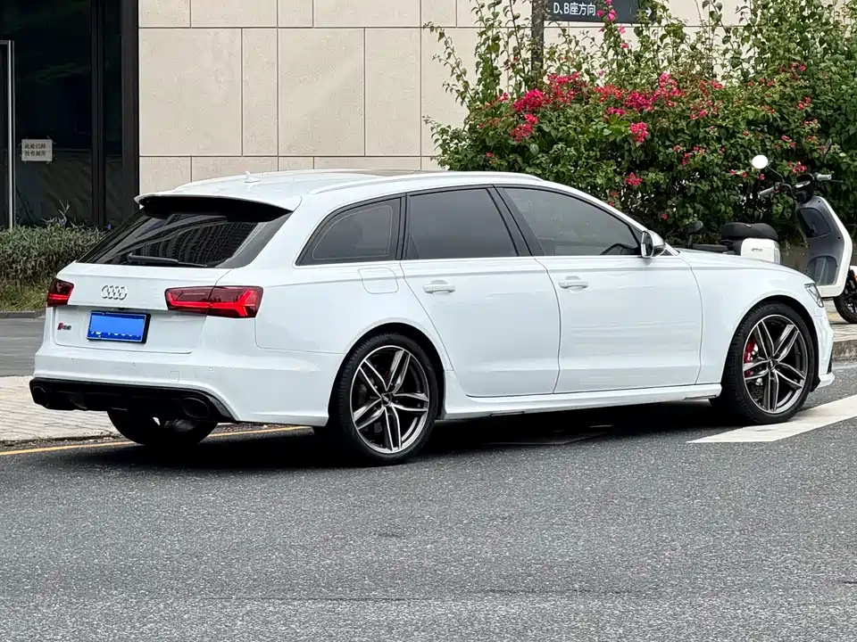 Audi RS 6