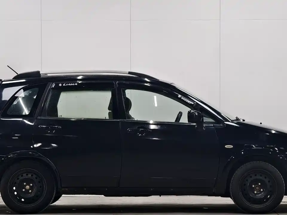 Suzuki Liana