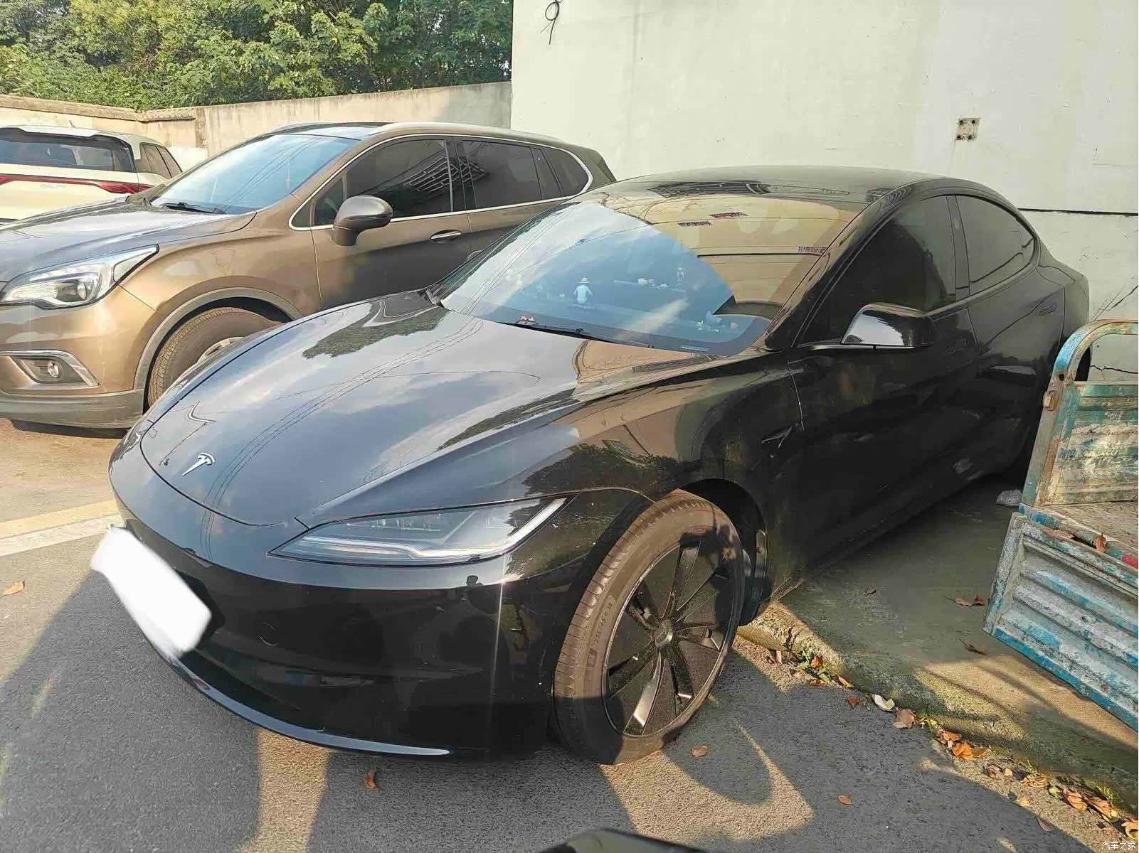 Tesla Model 3, 2023 1