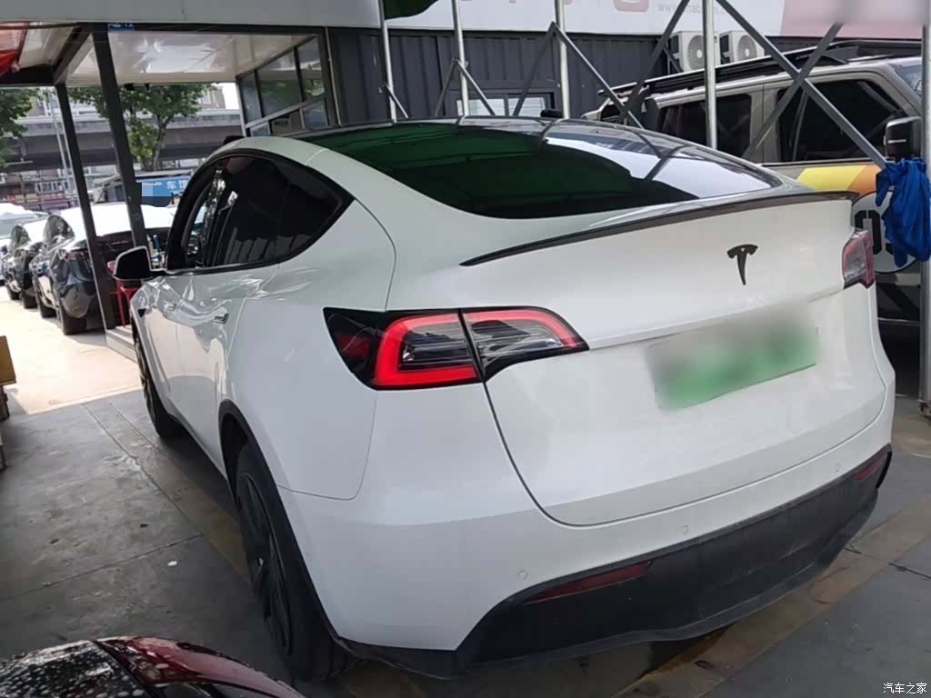 Tesla Model Y, 2022 все фото