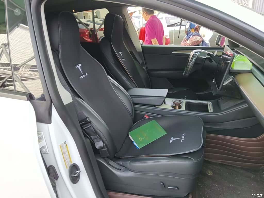 Tesla Model Y, 2022 25