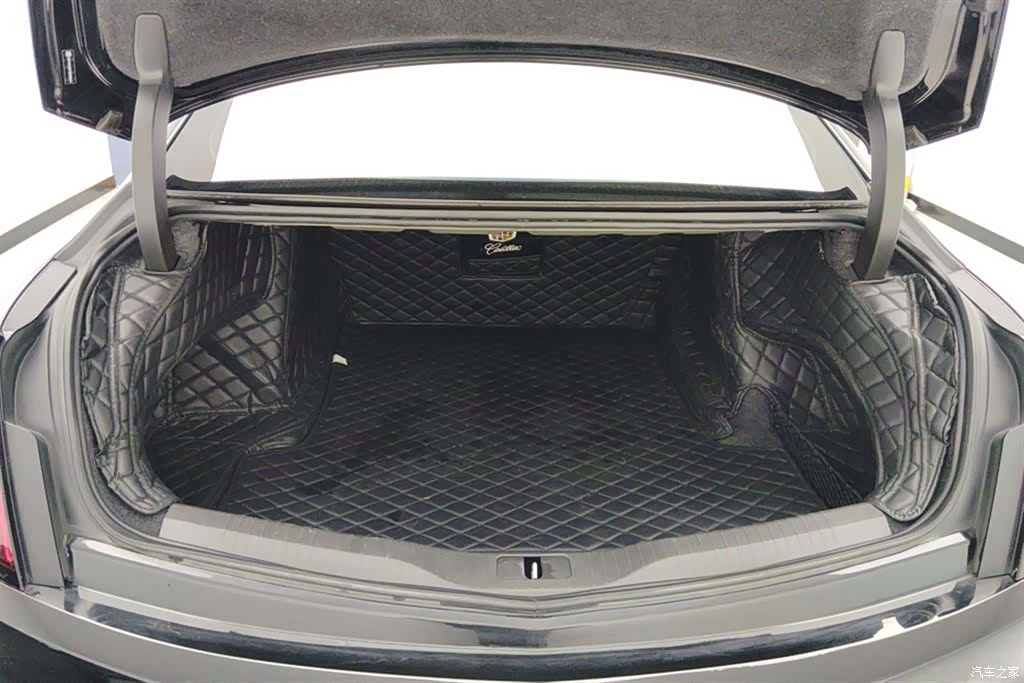 Cadillac CT6, 2021 4