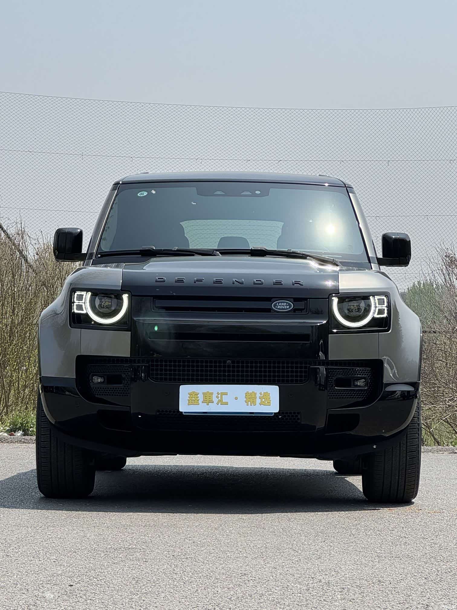 Land Rover Defender, 2024 2