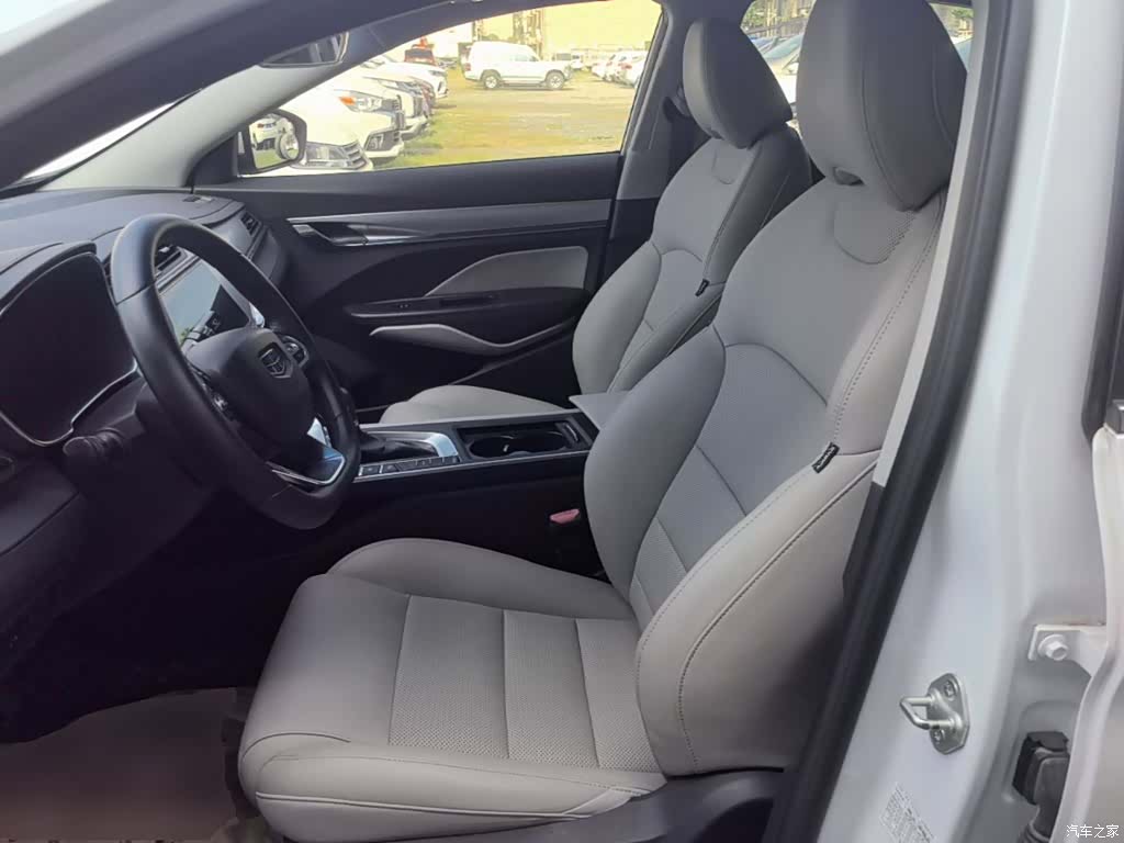 Geely Binray, 2019 15