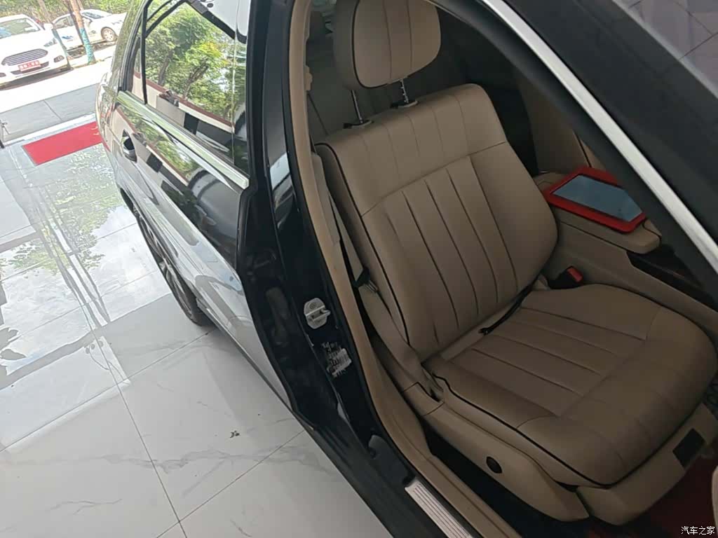 Mercedes-Benz E-Class, 2015 25