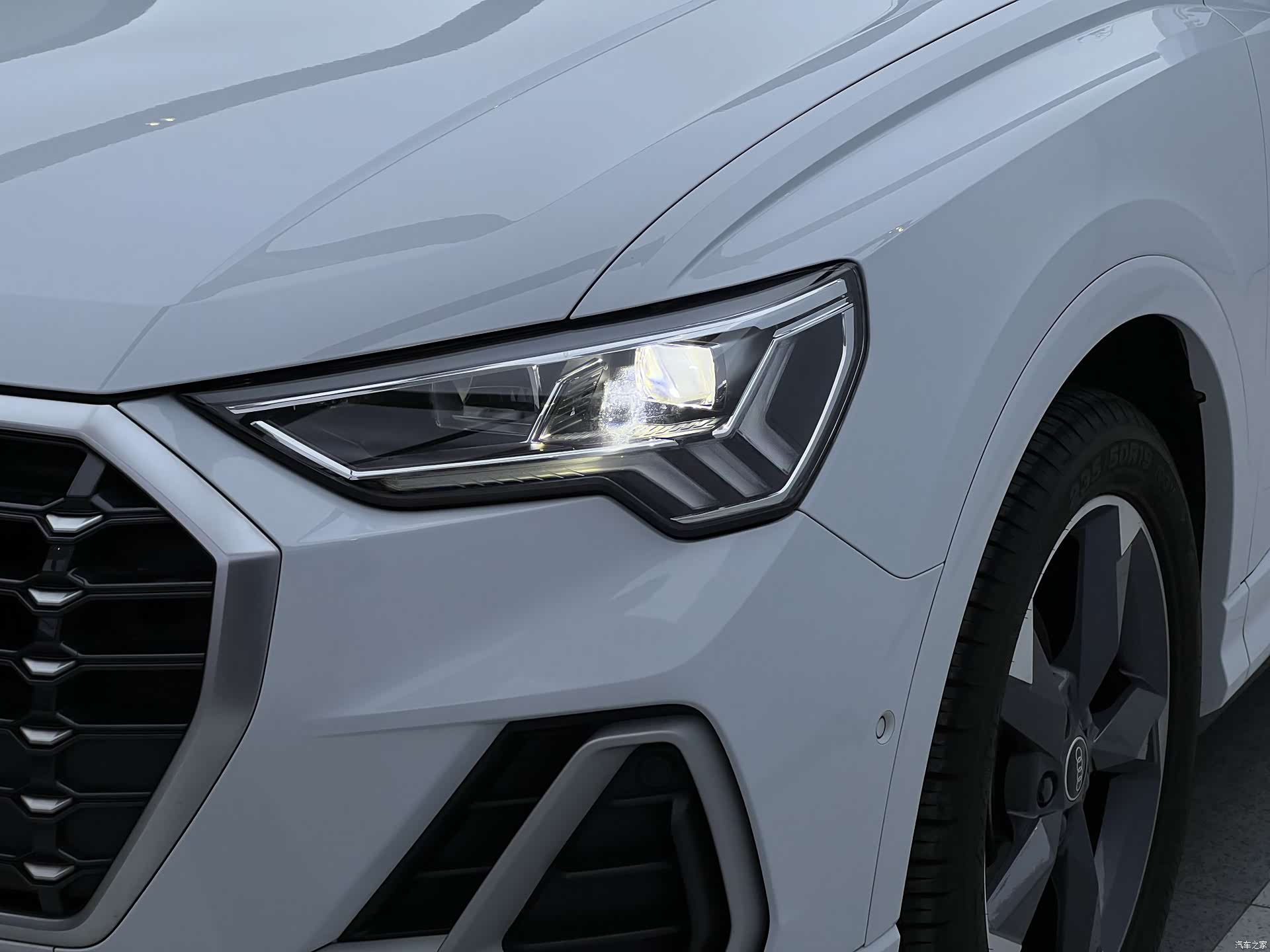 Audi Q3, 2022 4
