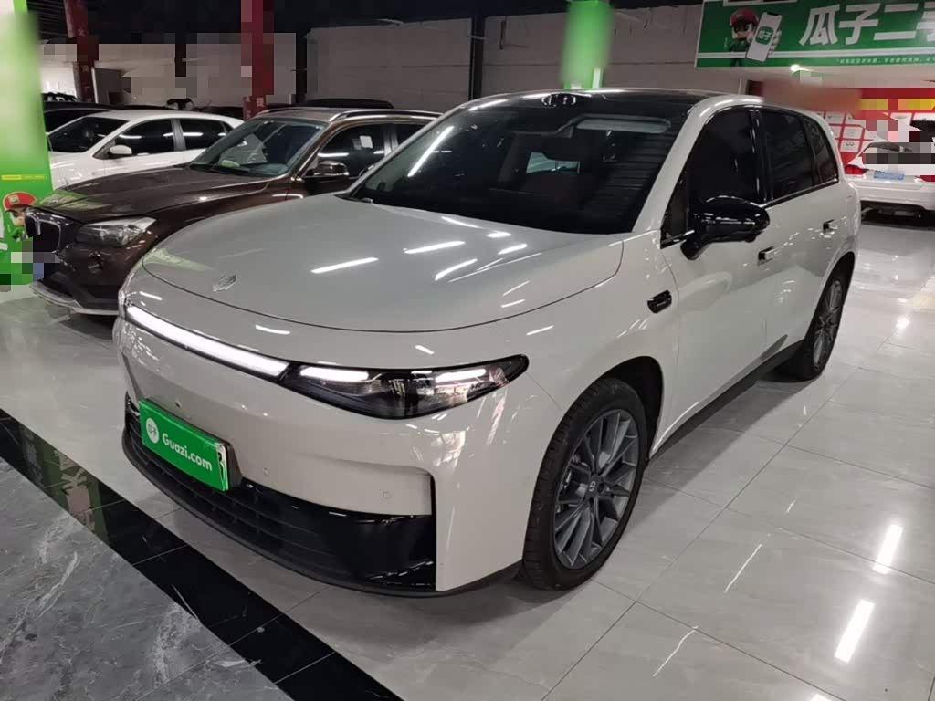 Leapmotor C10