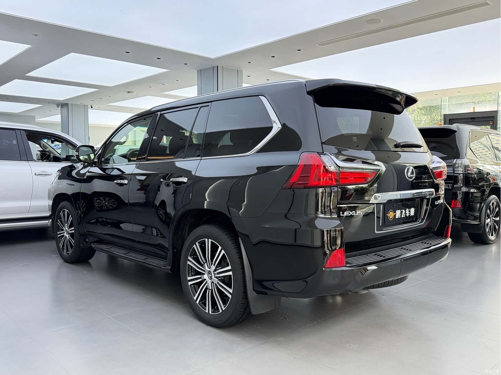Lexus LX, 2019 23