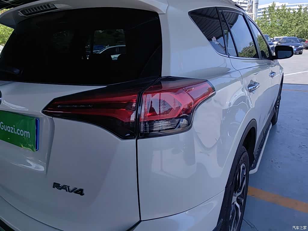 Toyota RAV4, 2017 8