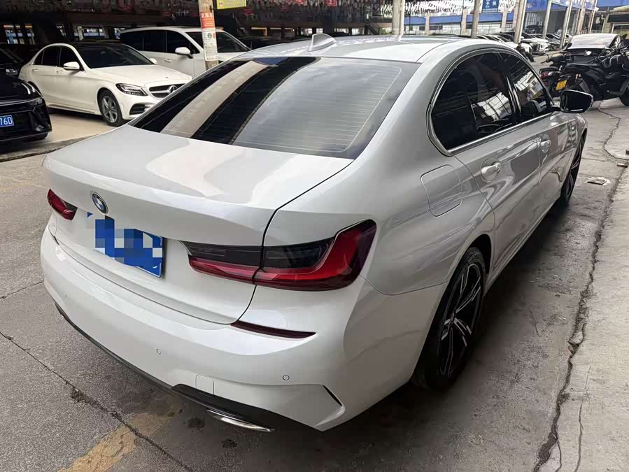 BMW 3 Series 2022, фото 10