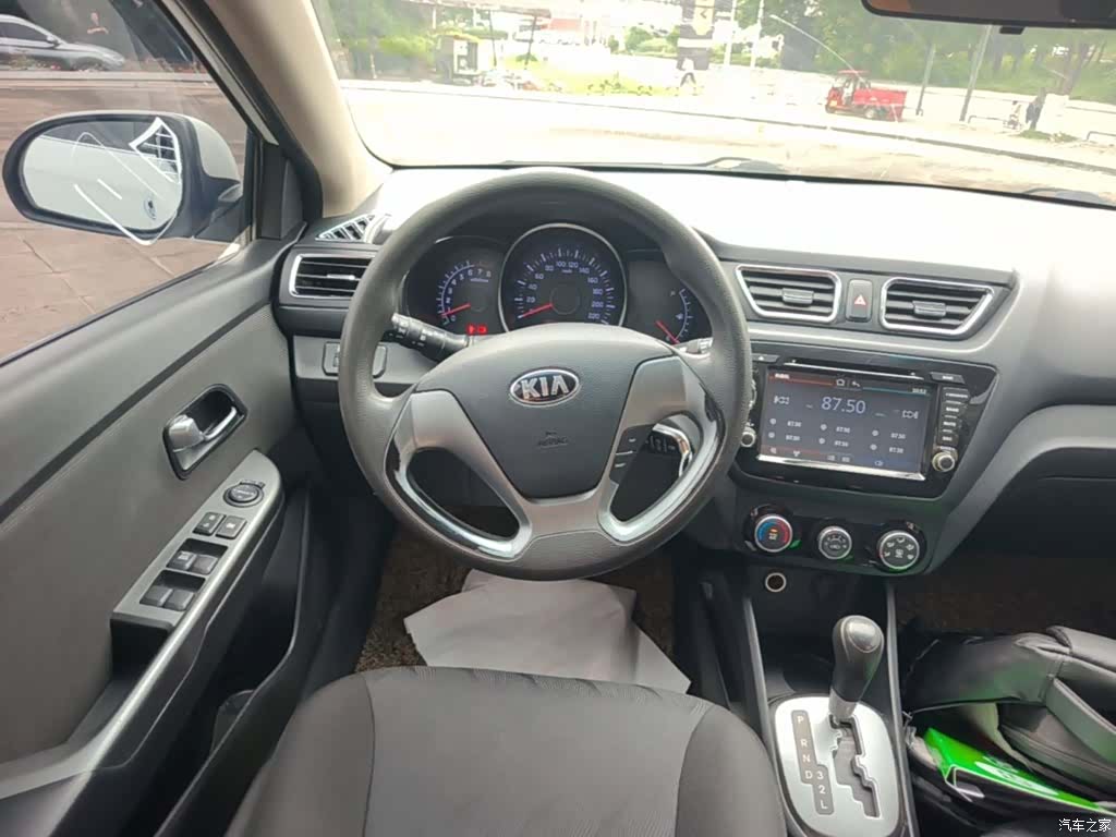 Kia K2, 2015 11