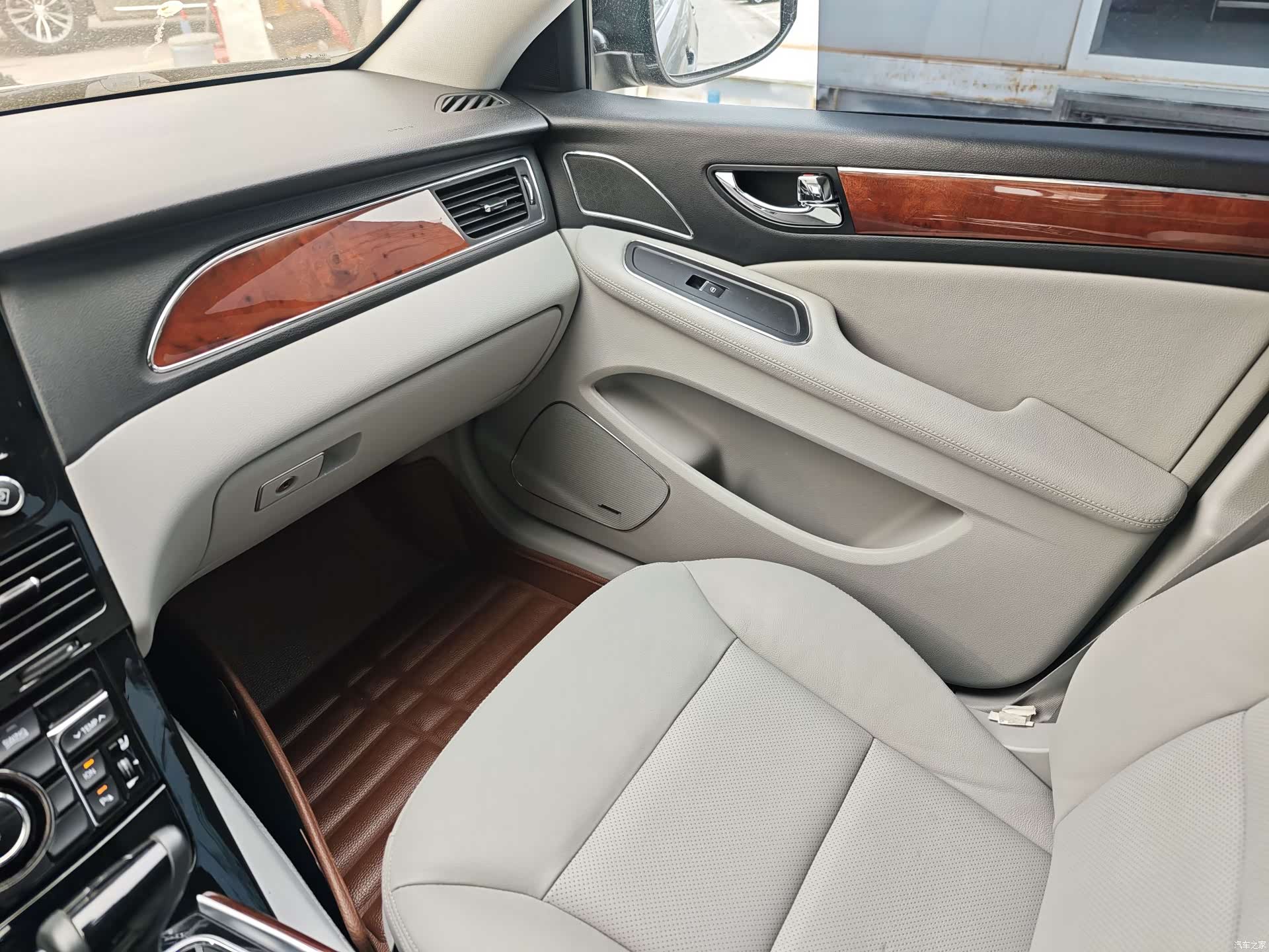 Hongqi H7, 2016 16