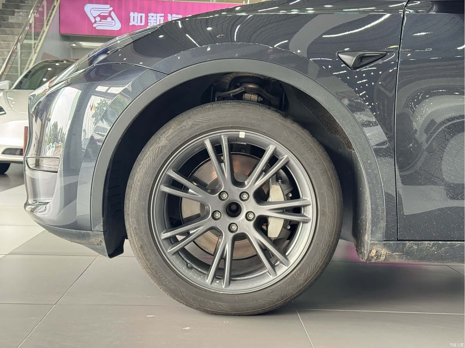 Tesla Model Y, 2025 9
