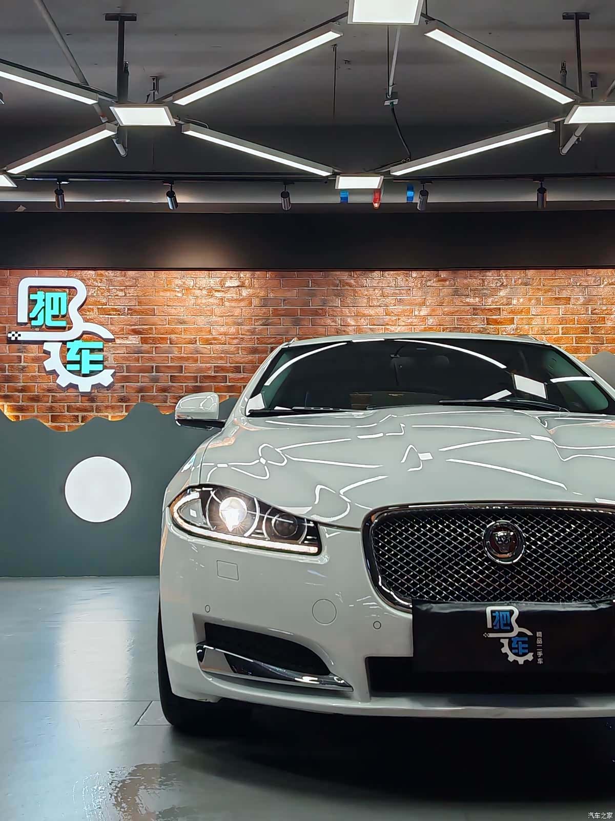 Jaguar XF, 2015 все фото