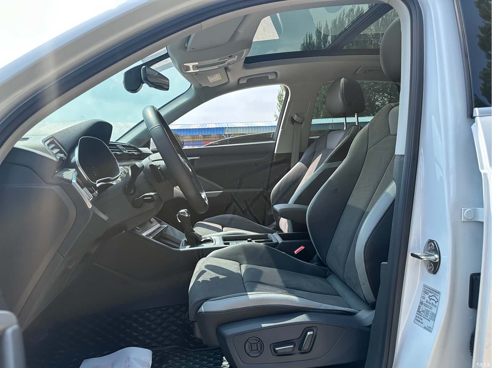 Audi Q3, 2023 13