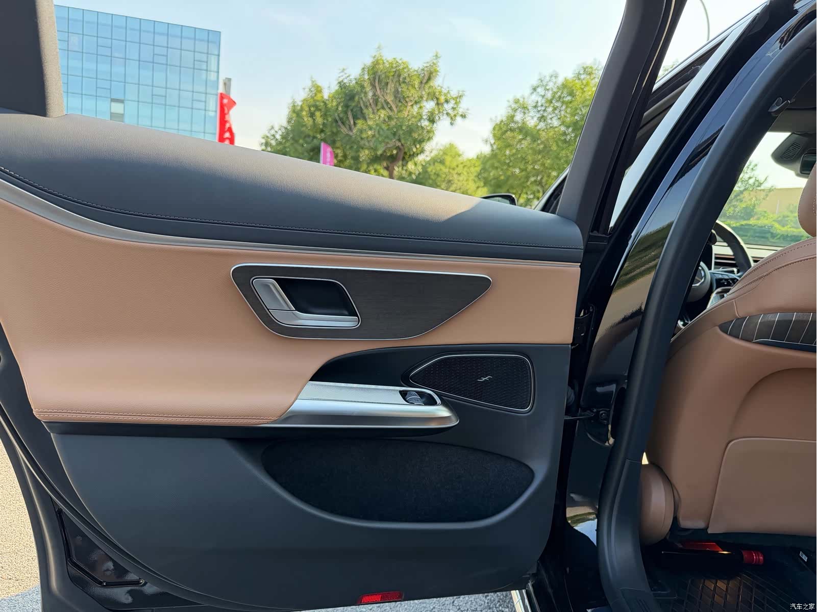 Mercedes-Benz E-Class, 2024 11