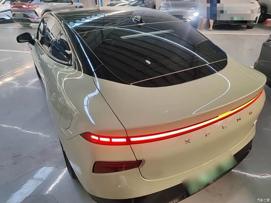 Xpeng P7, 2021 все фото