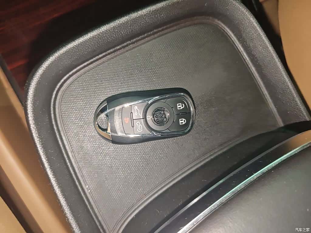 Buick GL8, 2017 9