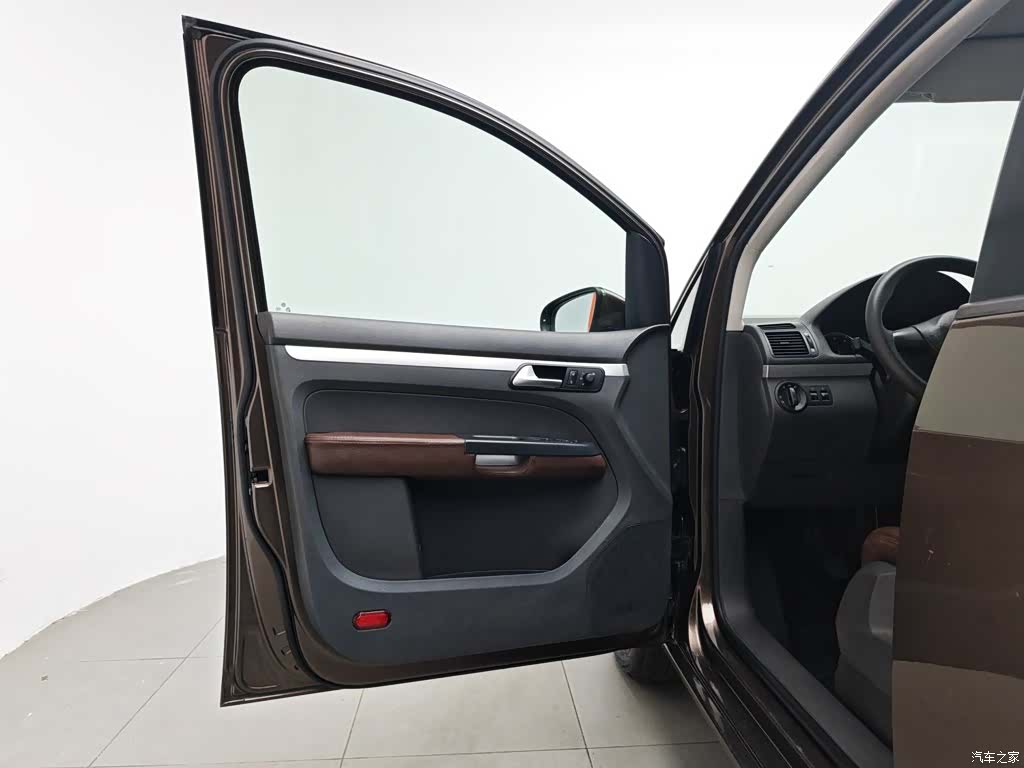 Volkswagen 5, 2014 8