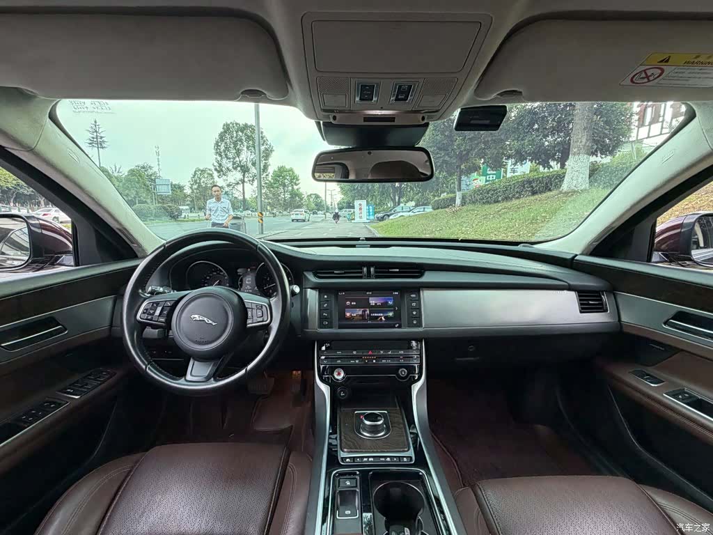 Land Rover XFL, 2017 13