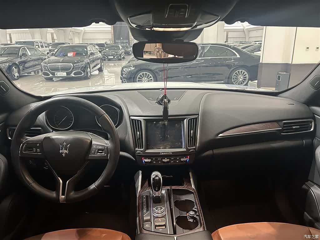Maserati Levante, 2018 12