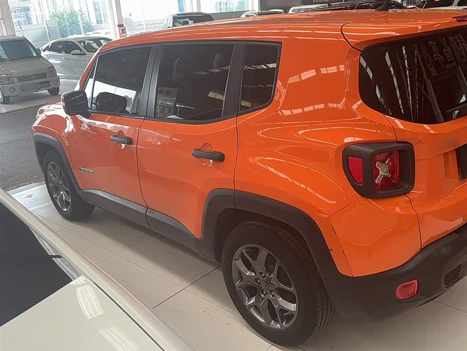 Jeep Freeman