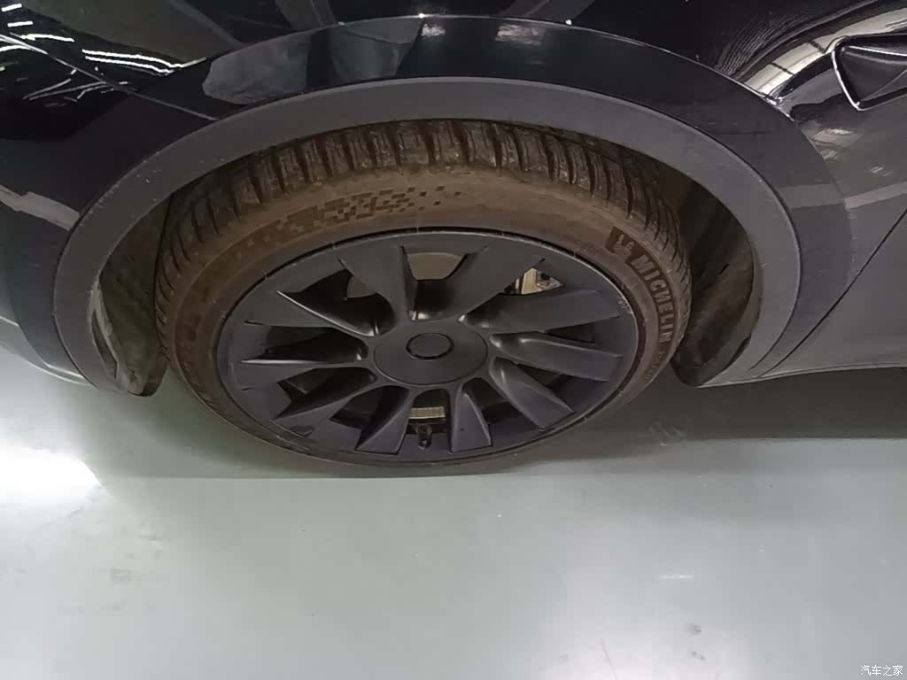 Tesla Model Y, 2022 25