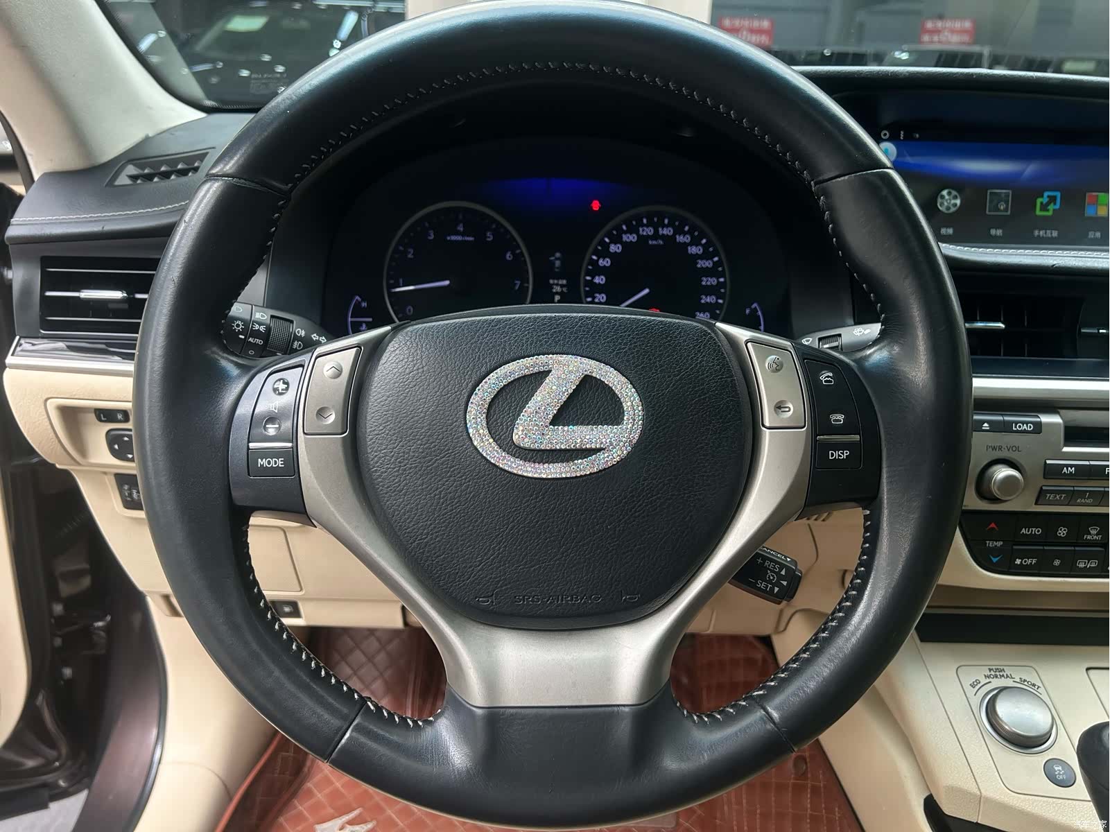 Lexus ES, 2012 9