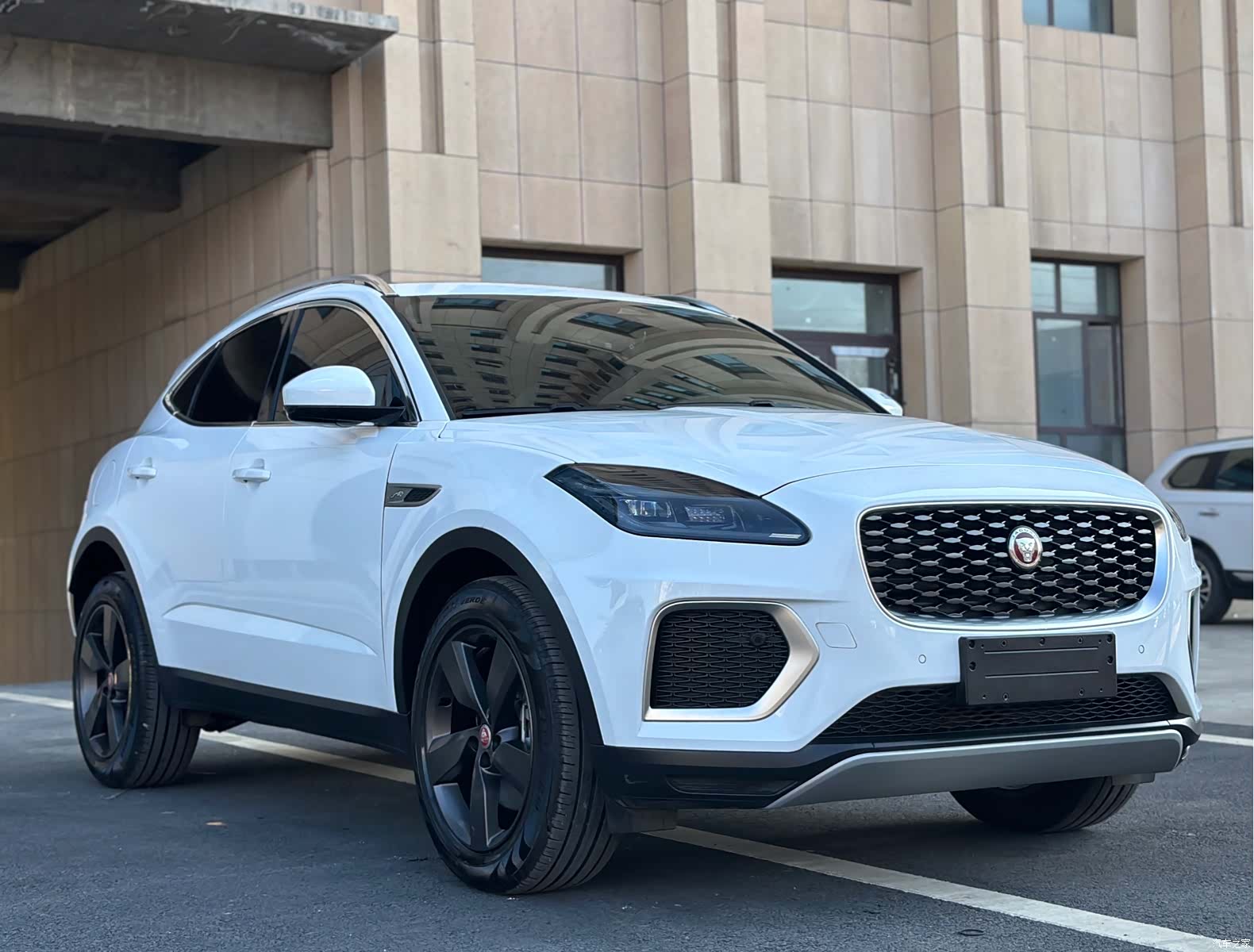 Land Rover E-PACE, 2025 3