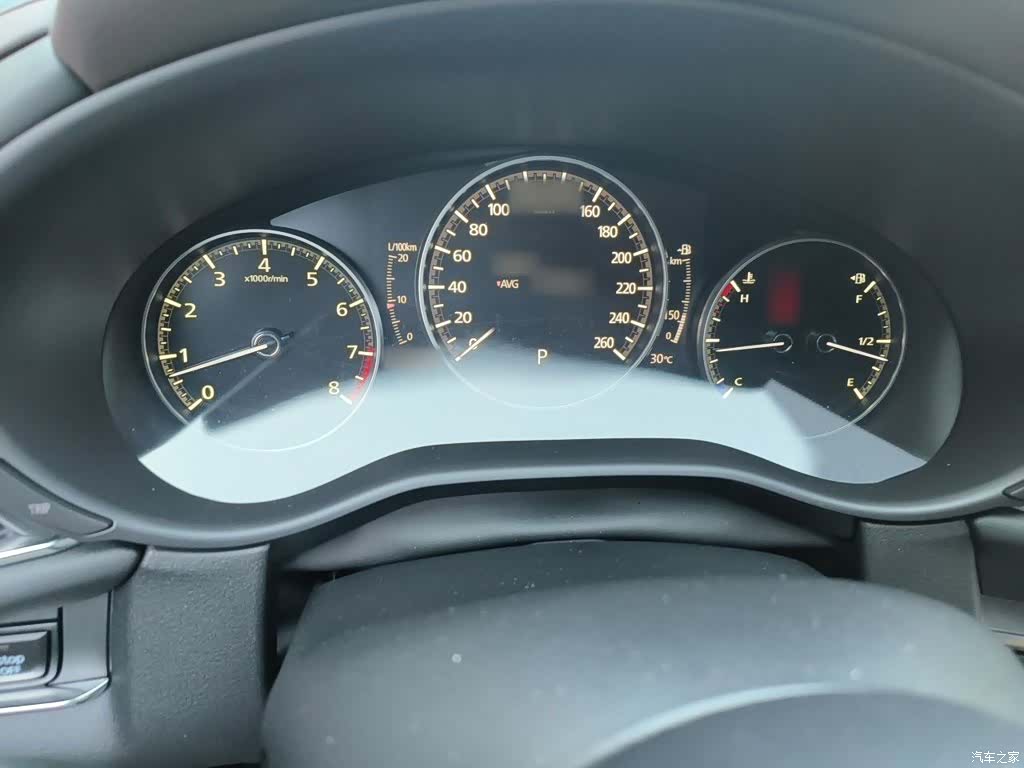 Mazda CX-30, 2025 4
