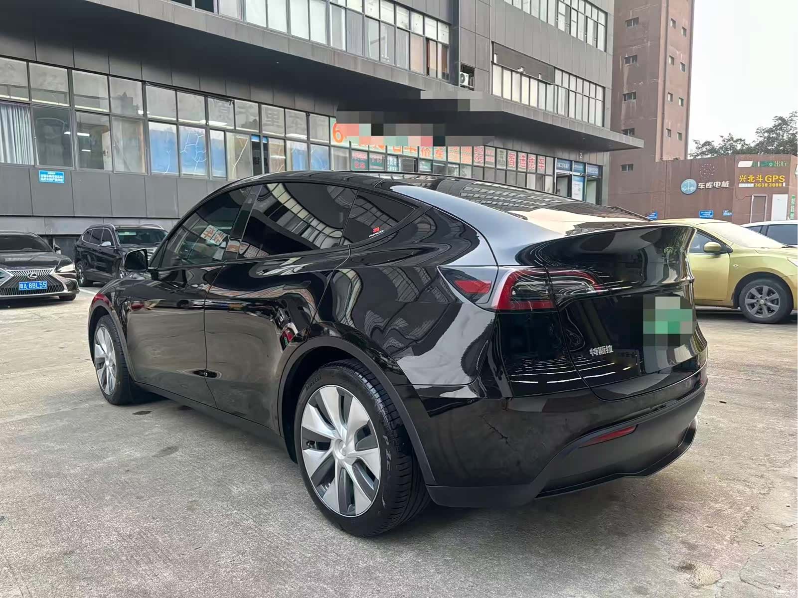 Tesla Model Y, 2023 7