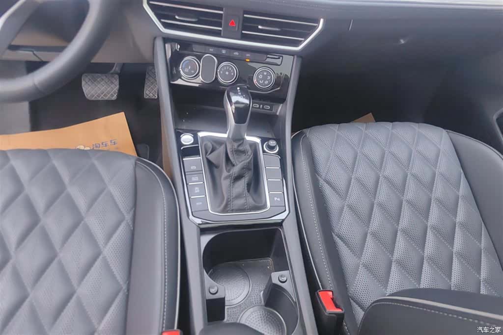 Volkswagen Sagitar, 2024 16
