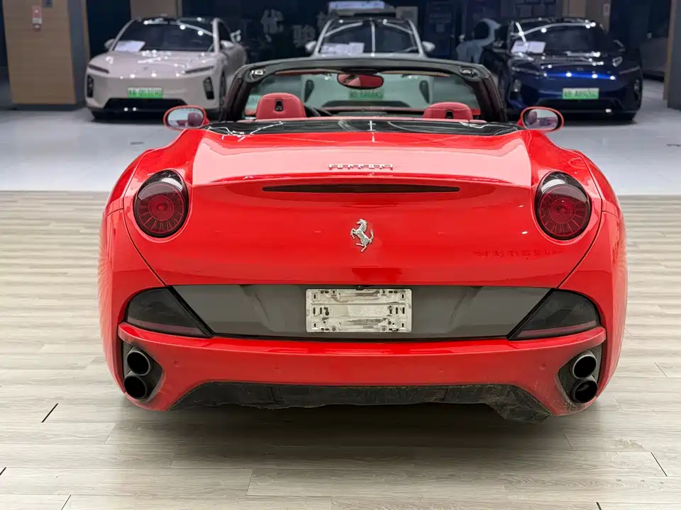 Ferrari California T