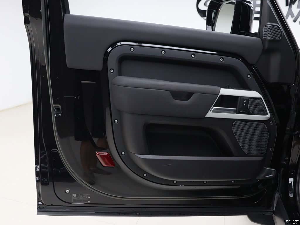 Land Rover Defender, 2022 6