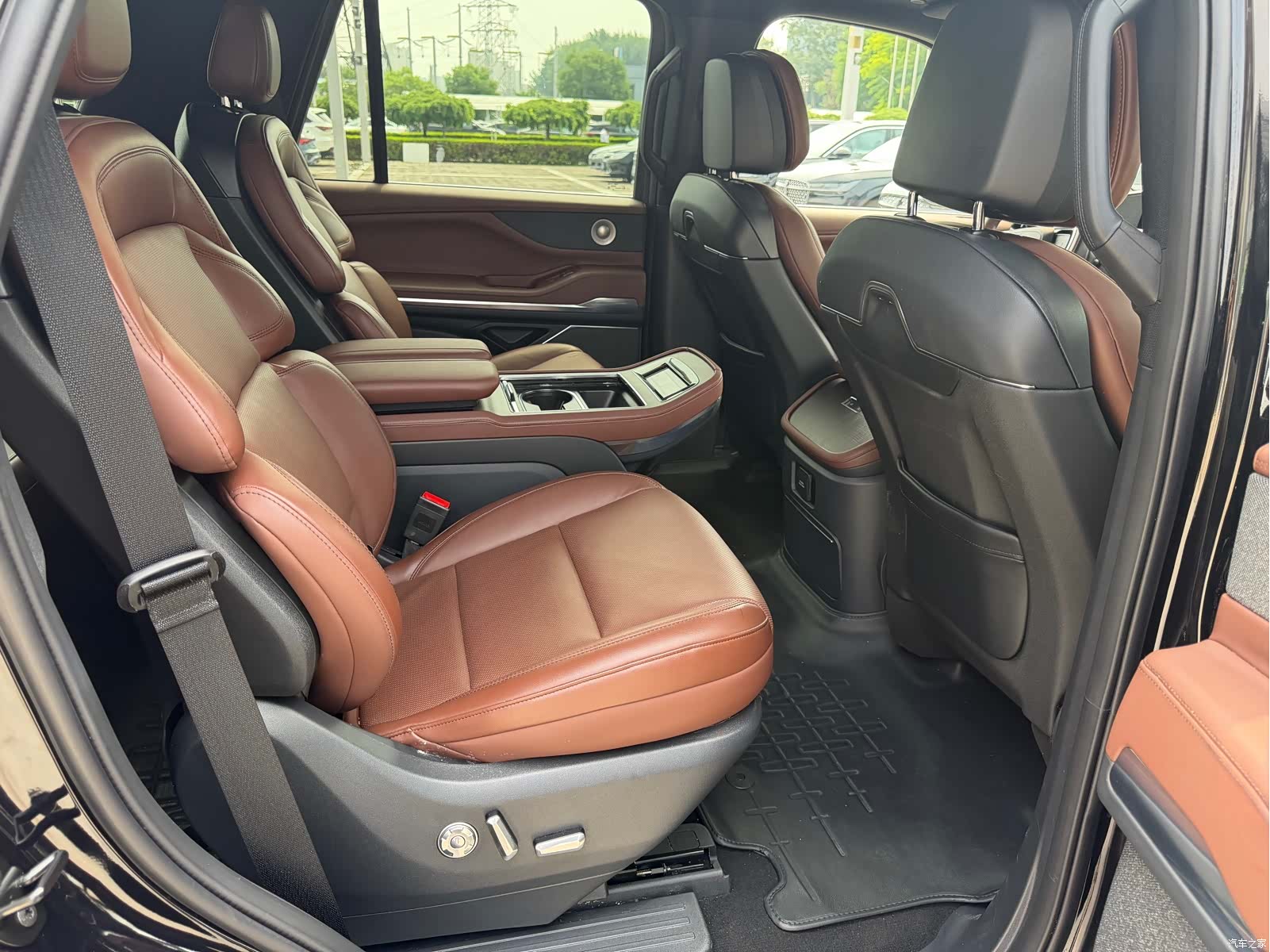 Lincoln Navigator, 2025 12