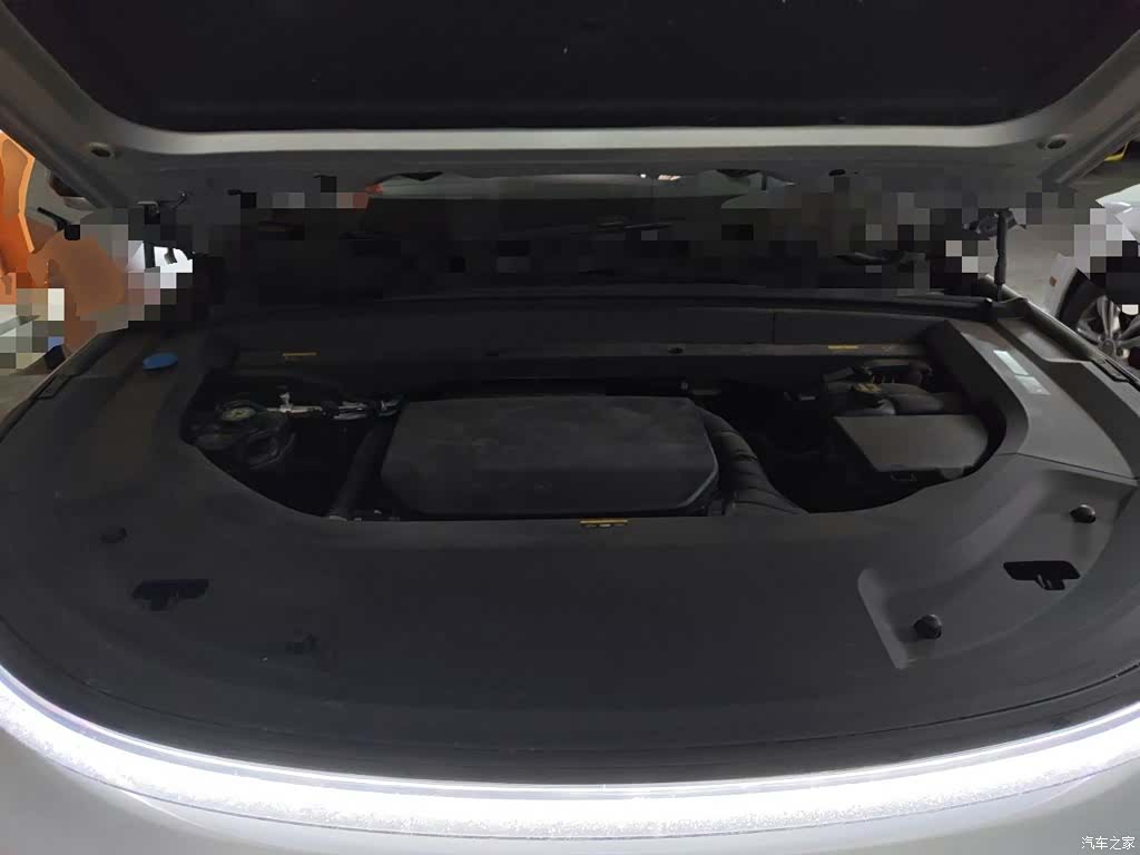 Li Auto L8, 2025 11