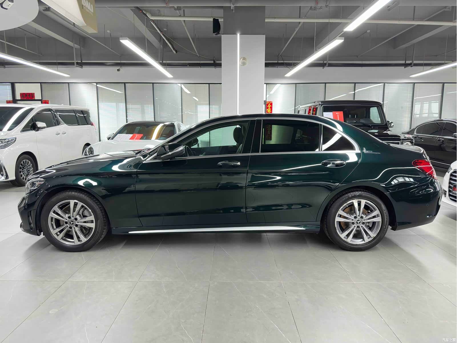 Mercedes-Benz C-Class, 2019 3