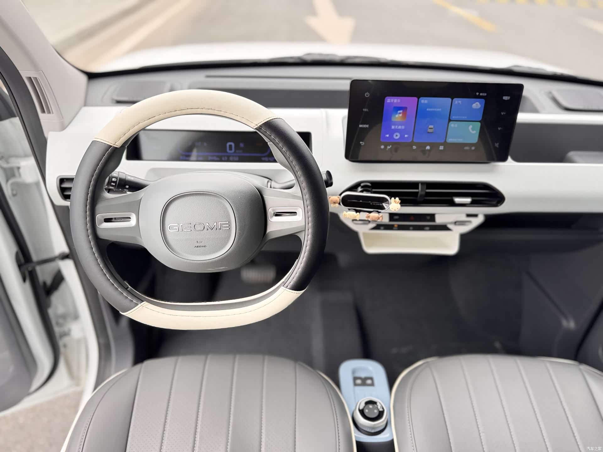 Geely Panda, 2025 7