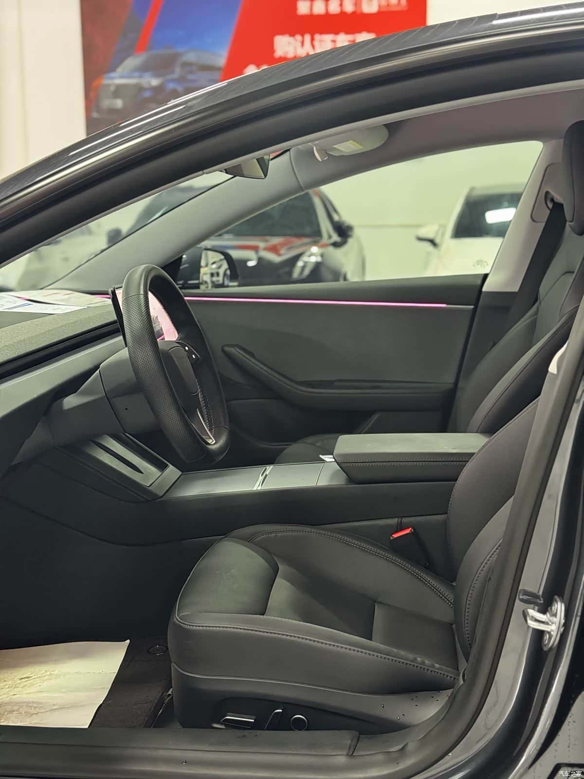 Tesla Model 3, 2025 8