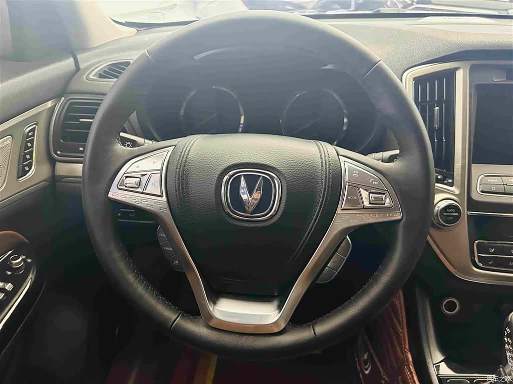 Changan CS95, 2018 15
