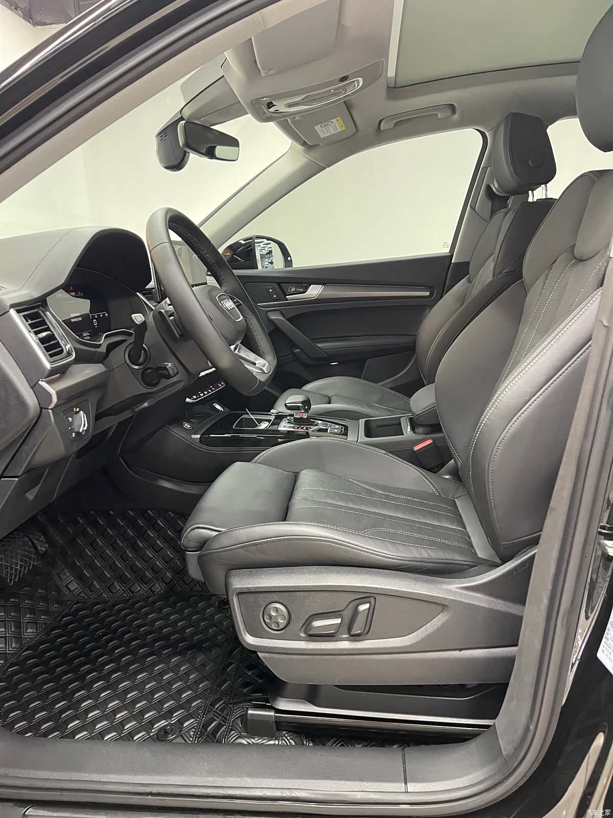 Audi Q5L, 2021 10