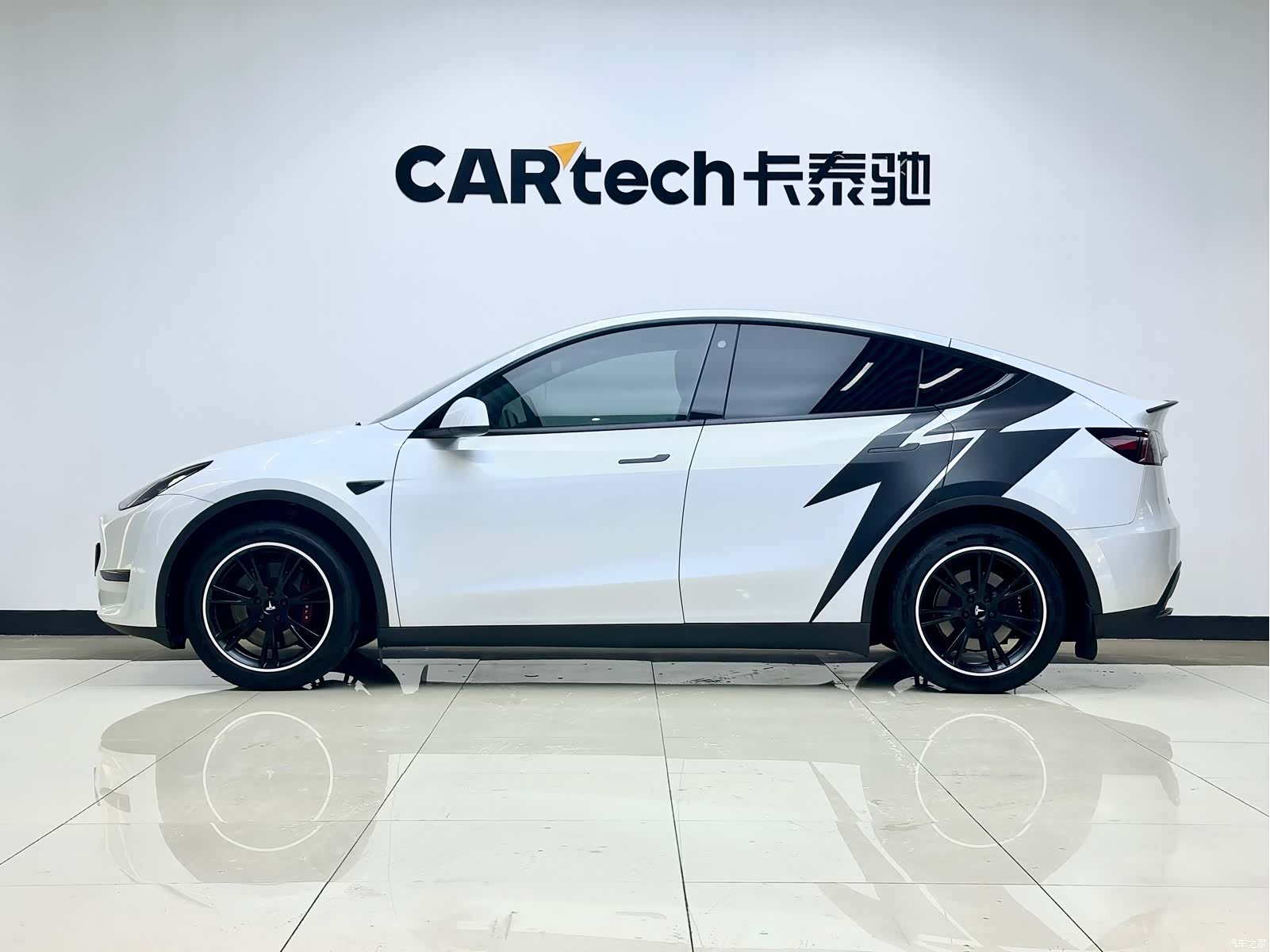 Tesla Model Y, 2023 6
