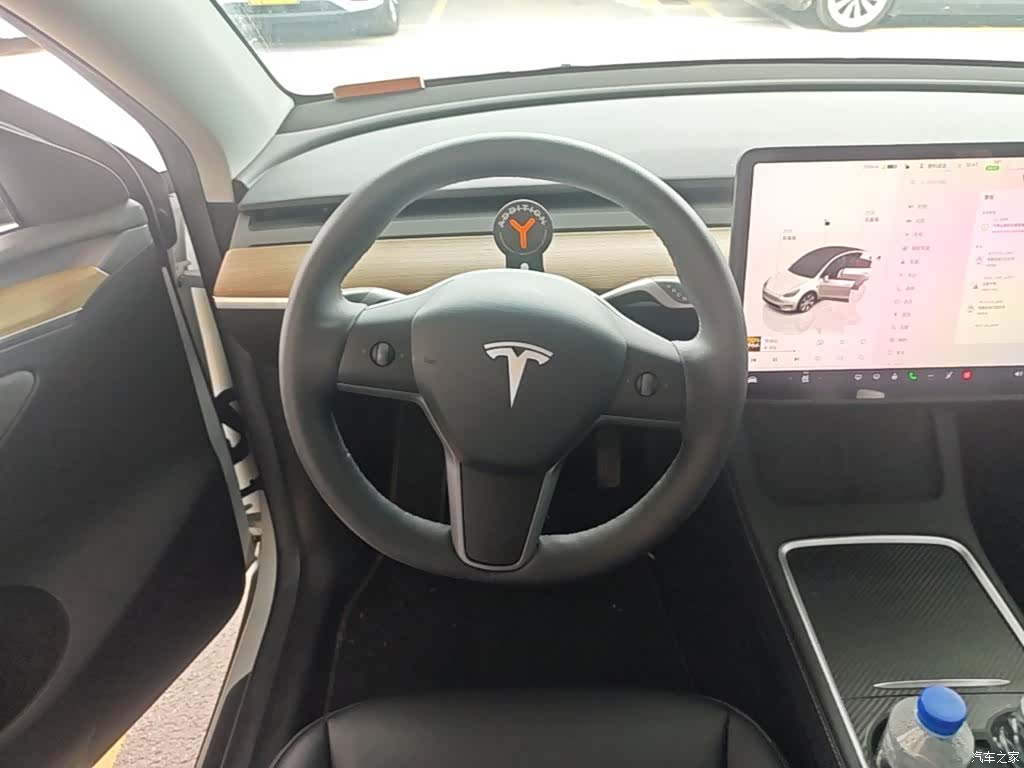 Tesla Model Y, 2023 11