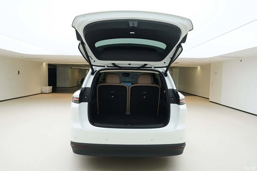 Li Auto i8, 2026 15