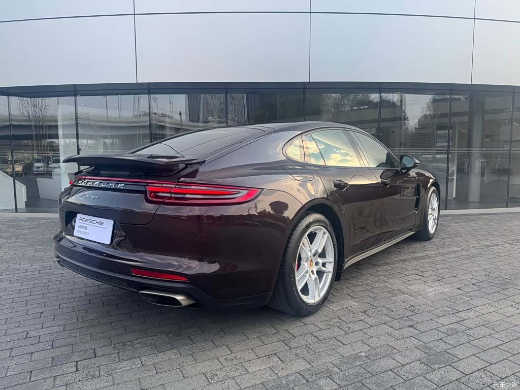 Porsche Panamera, 2017 3