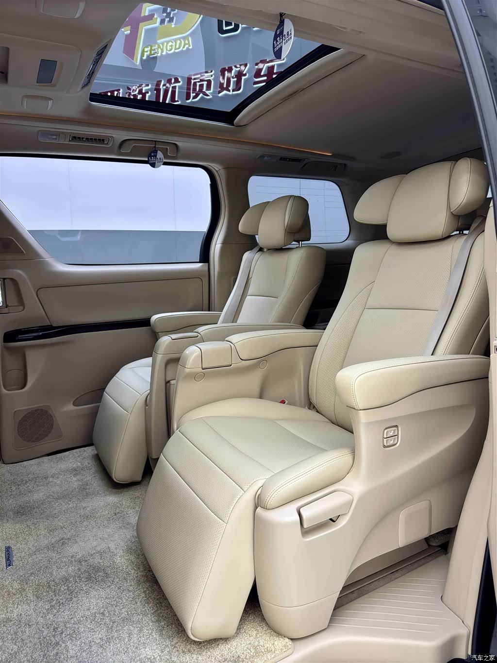 Toyota Alphard, 2011 все фото