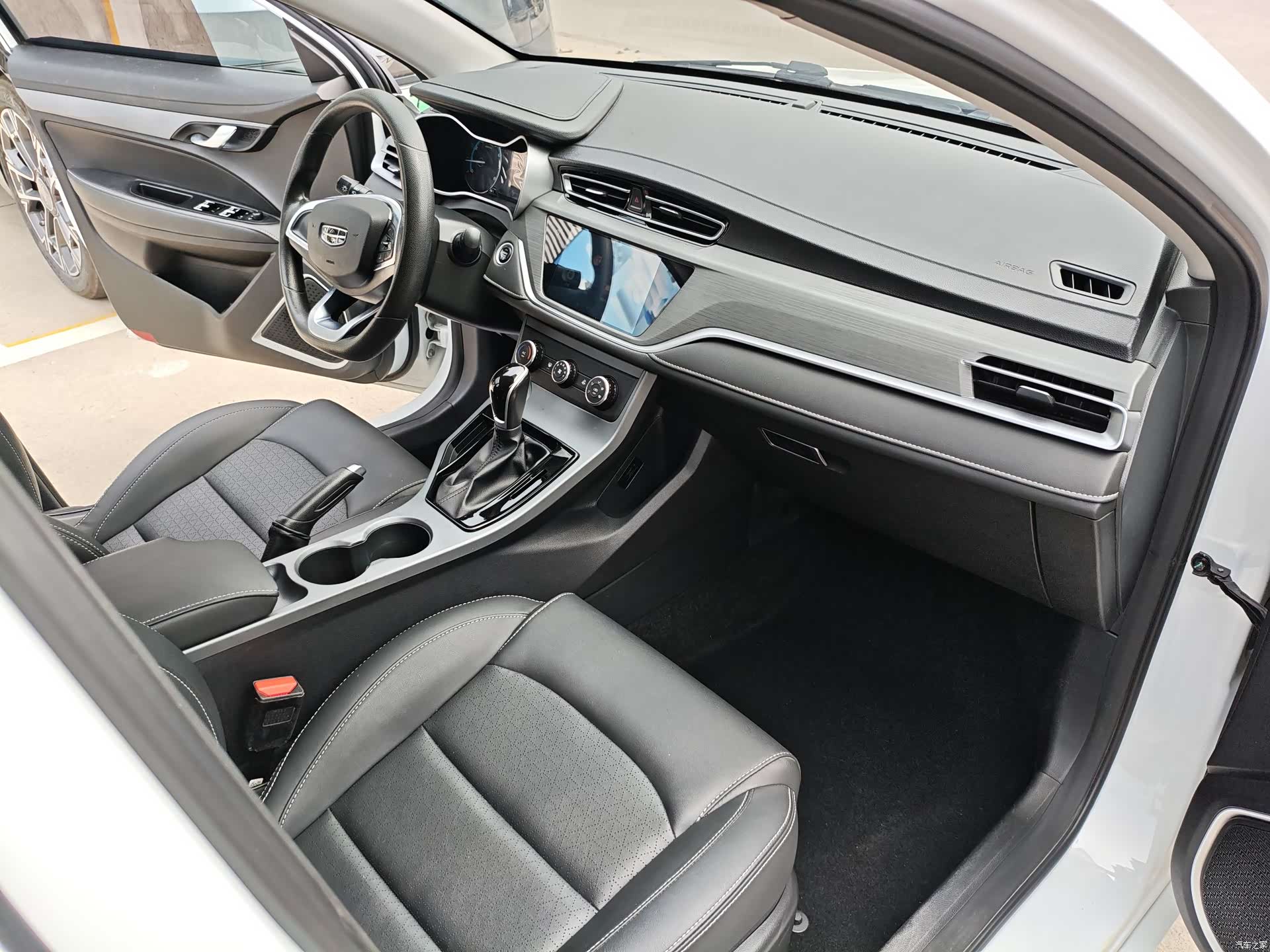 Geely Emgrand, 2021 10