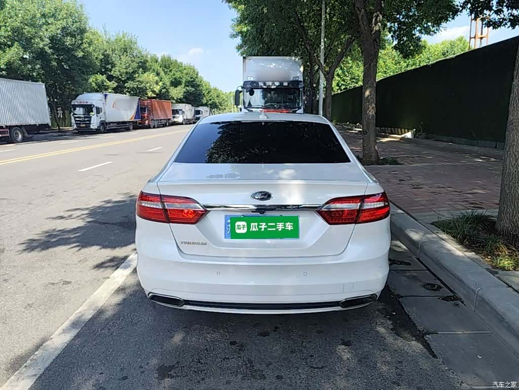 Ford Taurus, 2017 4