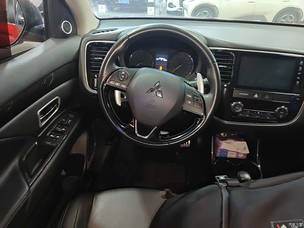 Mitsubishi Outlander, 2017 11